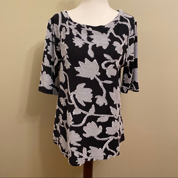 LOFT Tops - Loft Outlet Floral Textured Top
